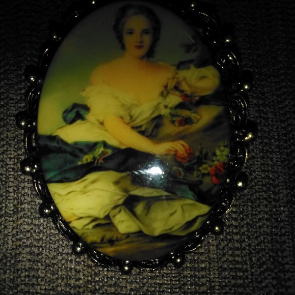 American Flag Small Gold Tone Metal Painted Brooch Pin Red White Blue Colors - Picture 12 of 17